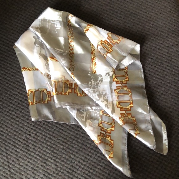 Classic Raffaello Roma Silk Scarf - Picture 2 of 5